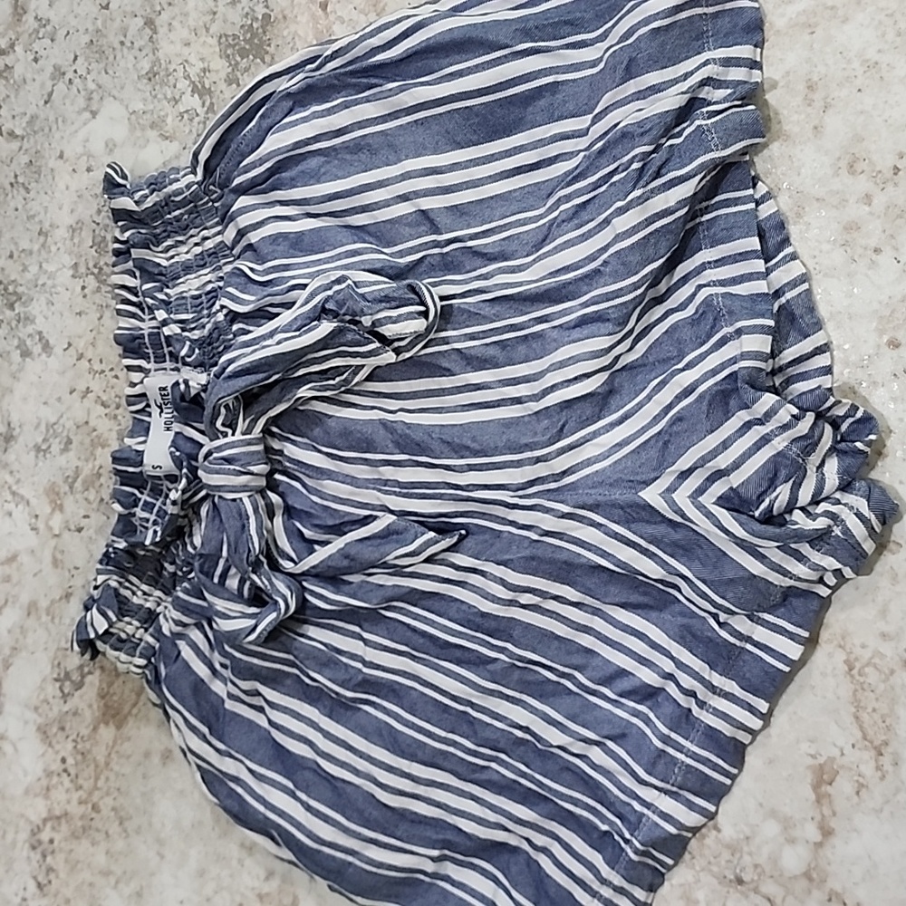Holister high waisted paper bag shorts‎ blue and white stripes size small